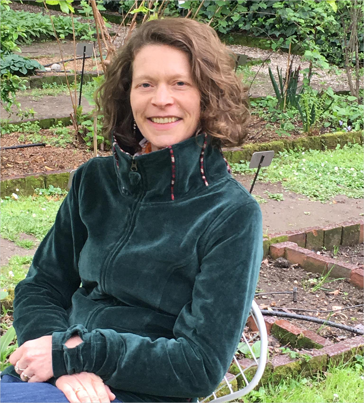 Dr. Renate Burri